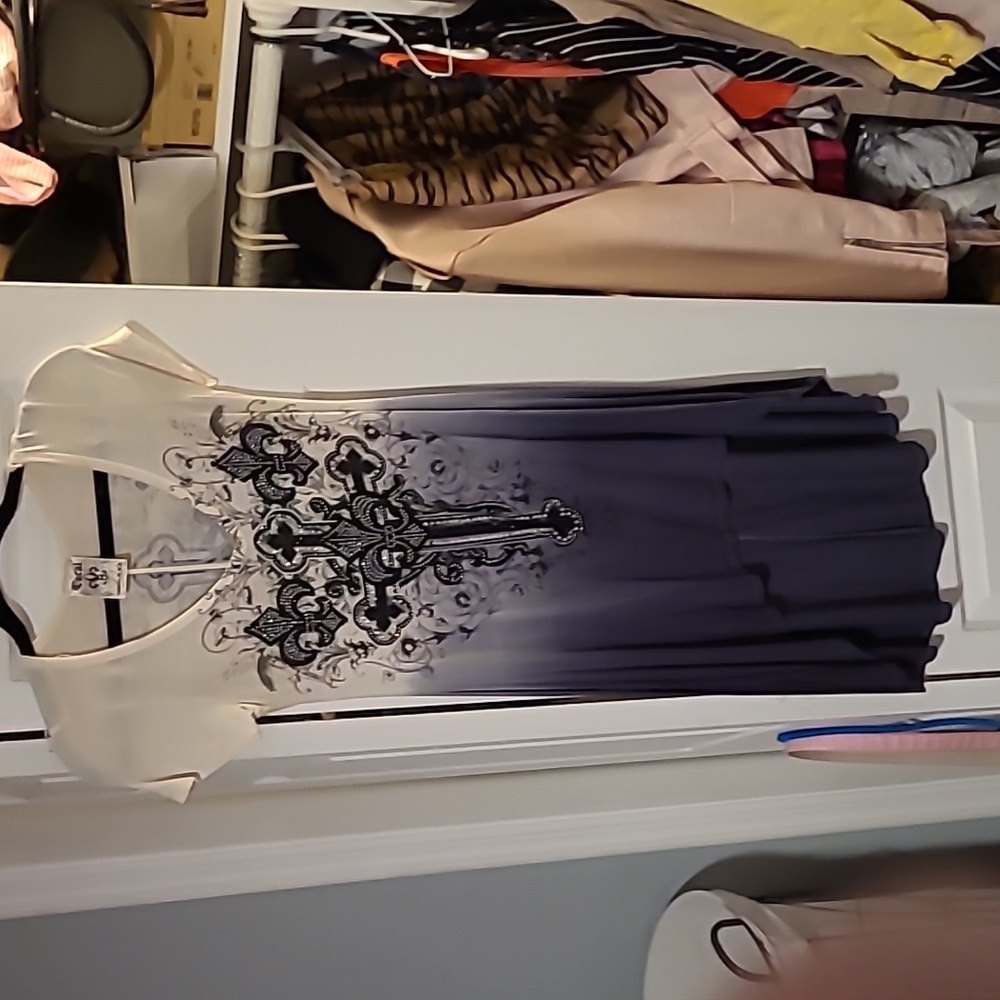 Dress - Picture 8 of 9